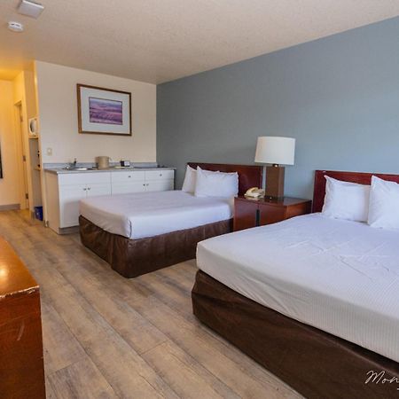 Empire Inn & Suites Penhold Zewnętrze zdjęcie