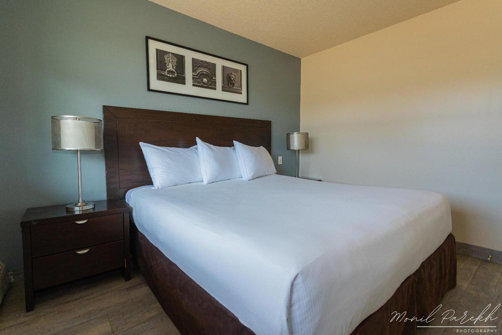 Empire Inn & Suites Penhold Zewnętrze zdjęcie