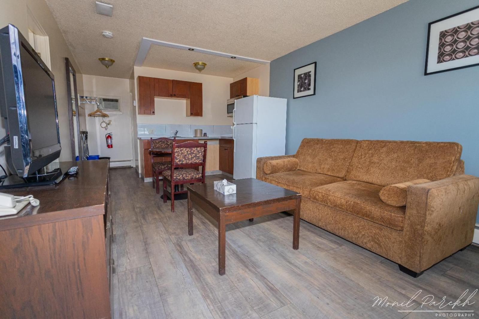 Empire Inn & Suites Penhold Zewnętrze zdjęcie