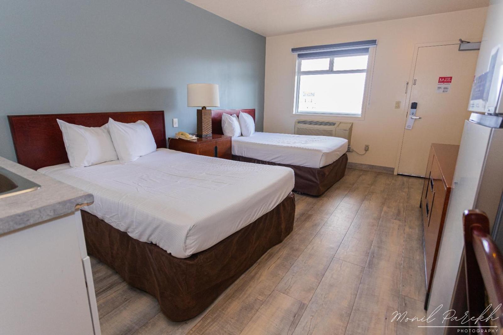 Empire Inn & Suites Penhold Zewnętrze zdjęcie