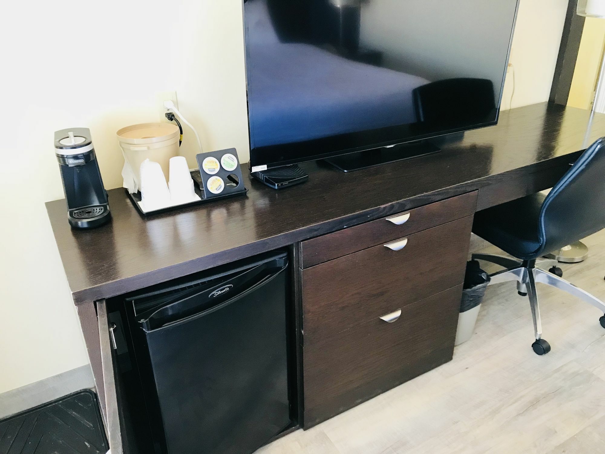 Empire Inn & Suites Penhold Zewnętrze zdjęcie