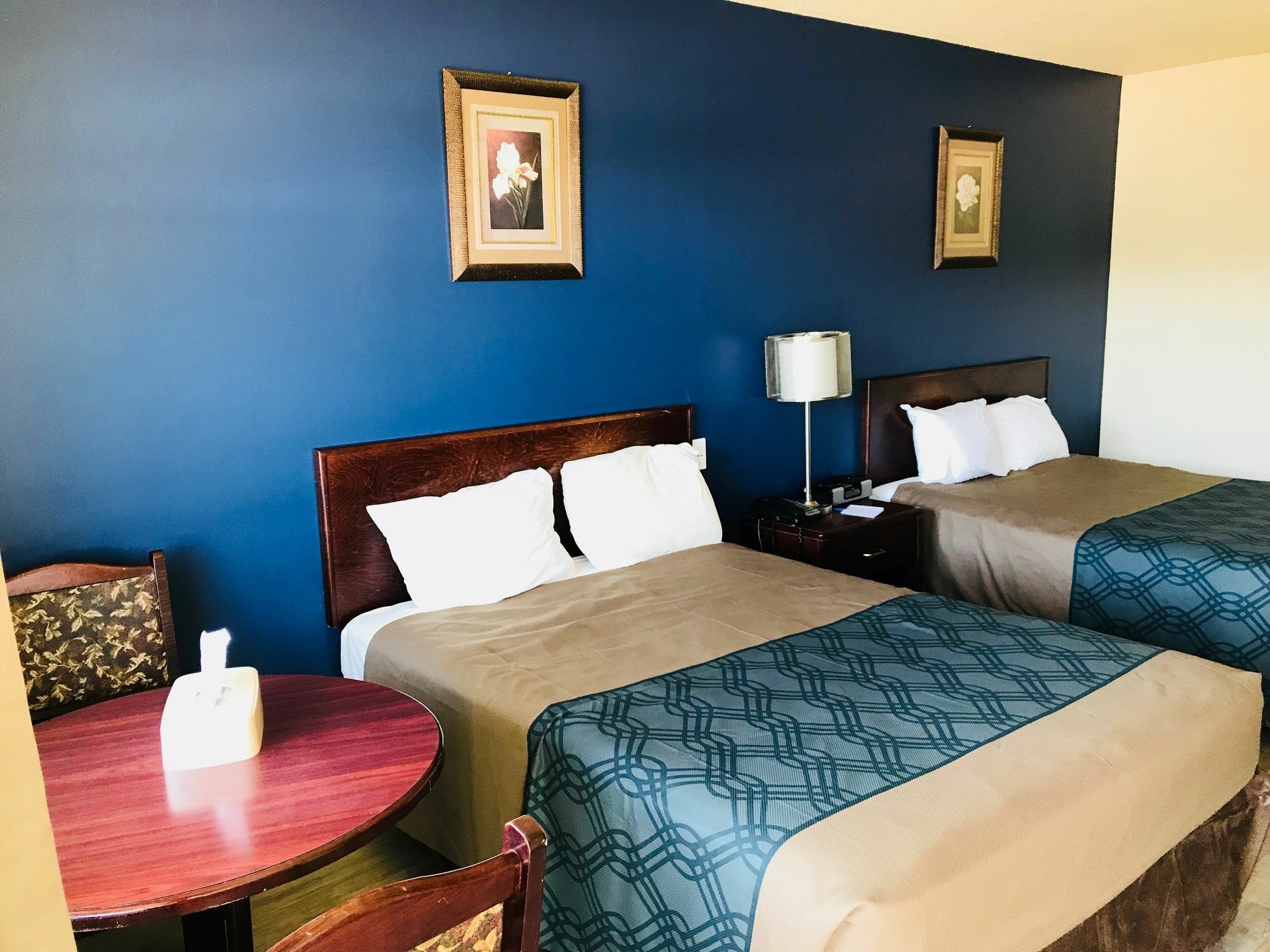 Empire Inn & Suites Penhold Zewnętrze zdjęcie