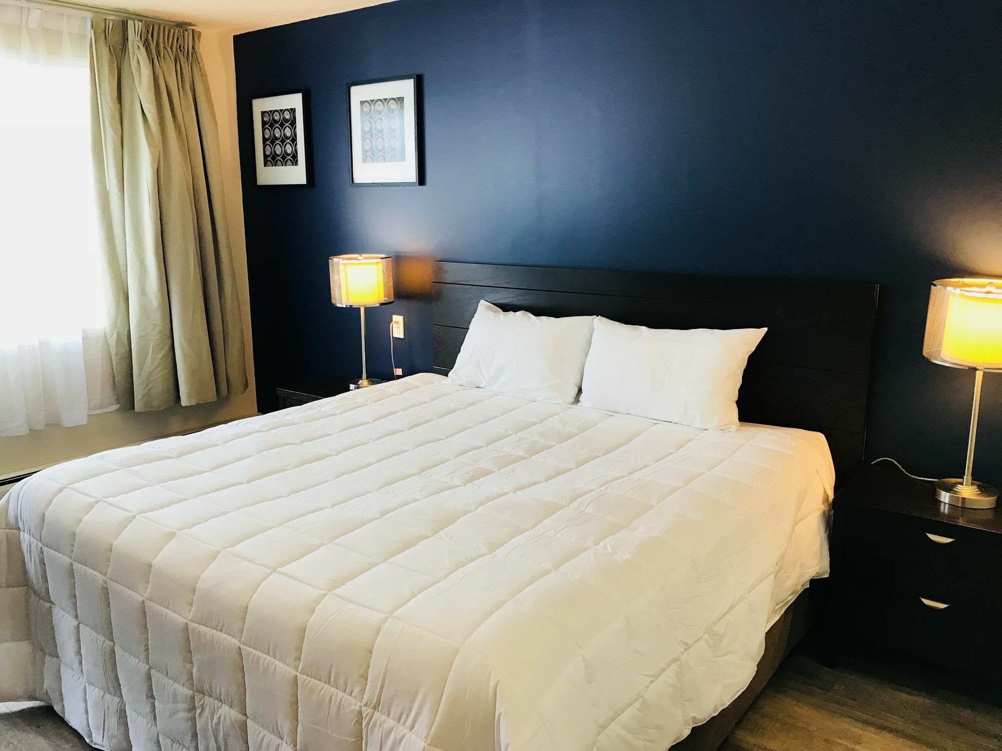 Empire Inn & Suites Penhold Zewnętrze zdjęcie